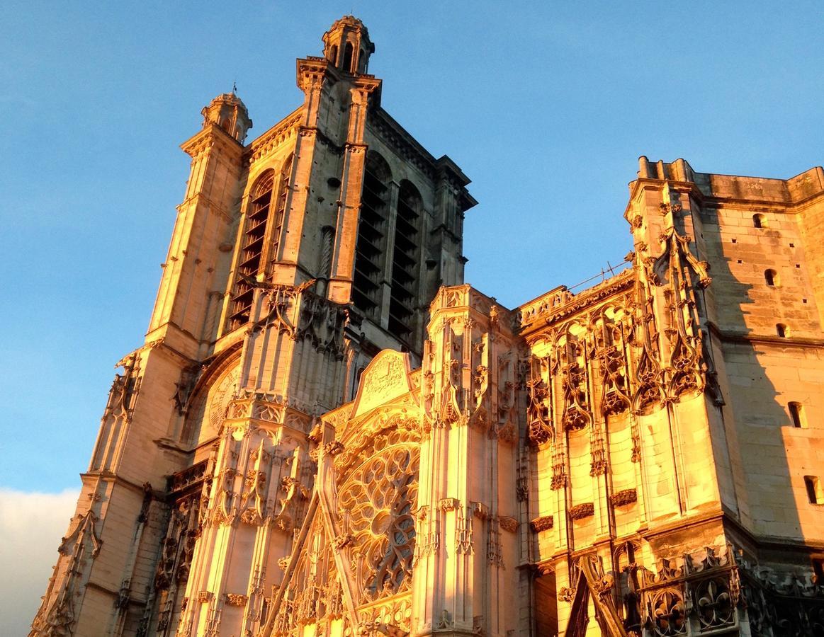 Le Jardin De La Cathedrale Bed & Breakfast Troyes Luaran gambar