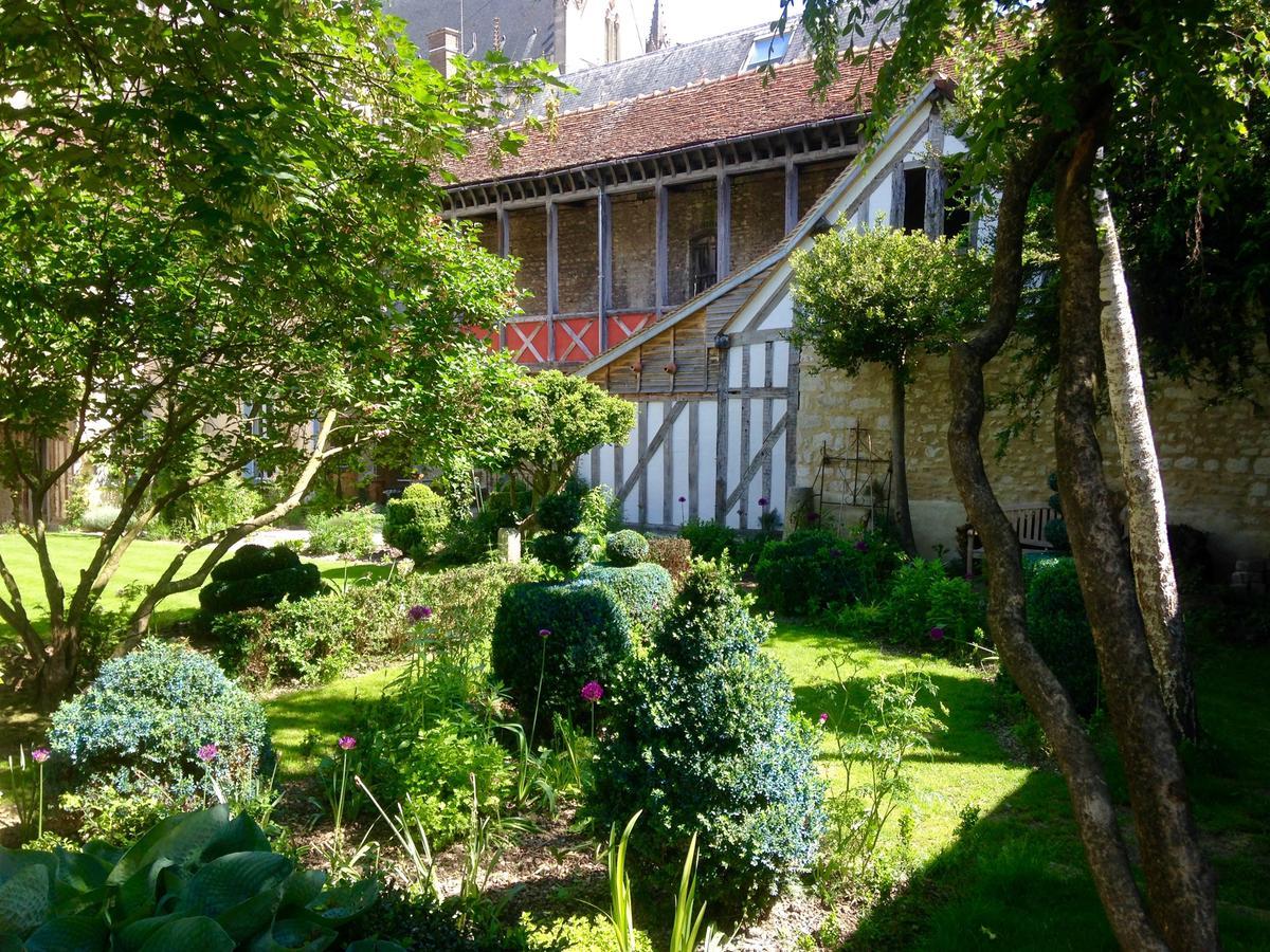 Le Jardin De La Cathedrale Bed & Breakfast Troyes Luaran gambar